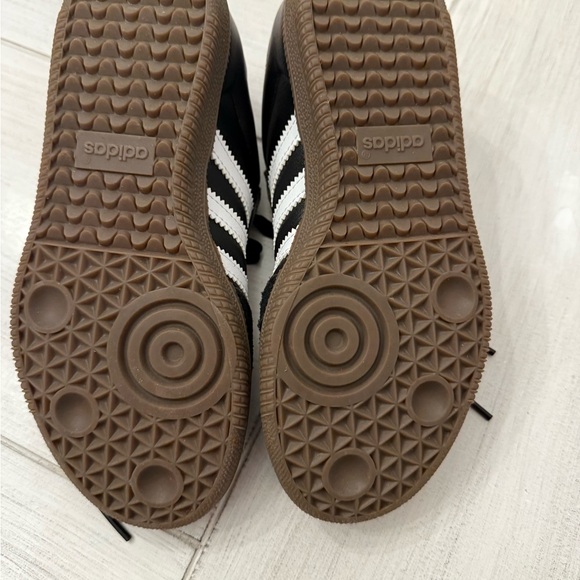 NEW Adidas Samba OG Athletic Shoe - Little Kid - Core Black / Cloud White - Picture 3 of 4